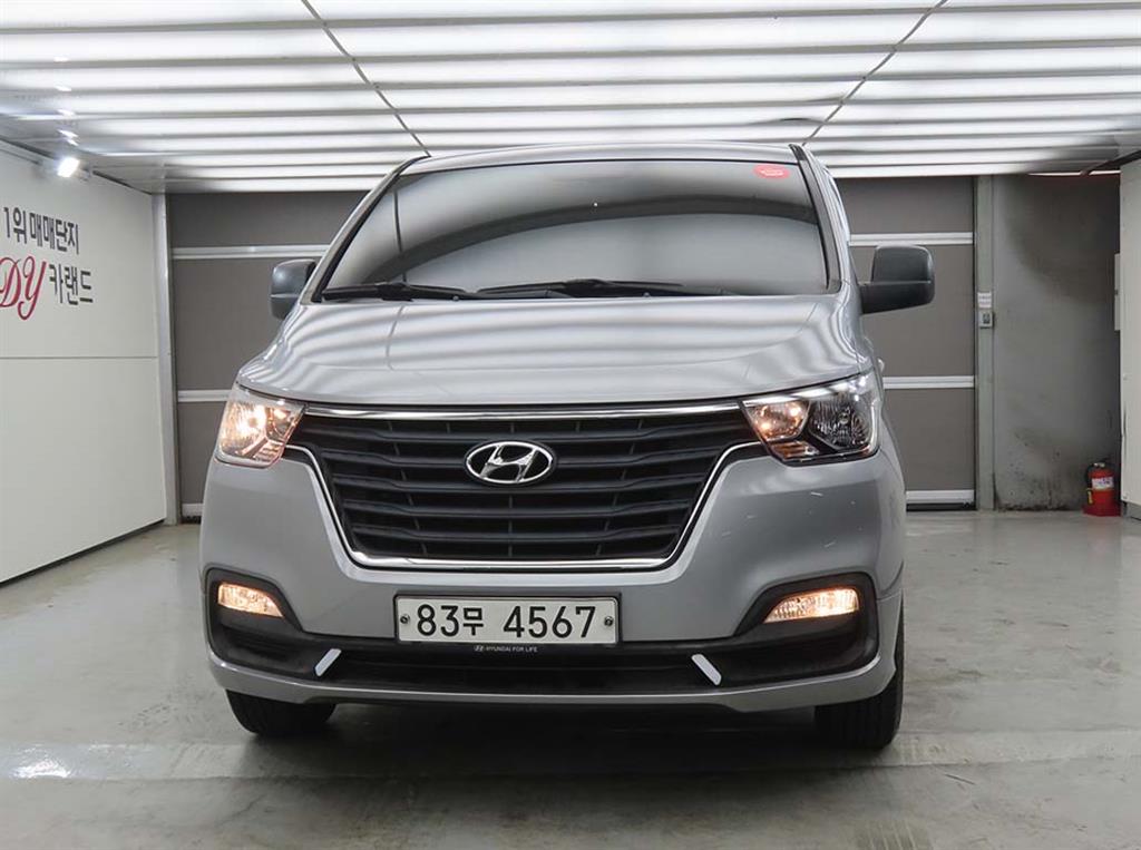 HYUNDAI Starex - Vista 2