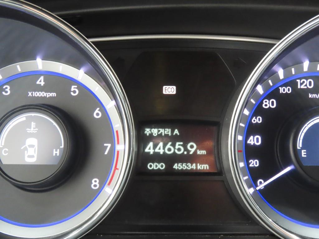 HYUNDAI Sonata - Vista 8
