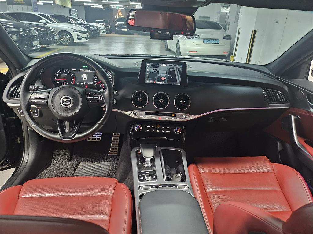 KIA Stinger - Vista 8