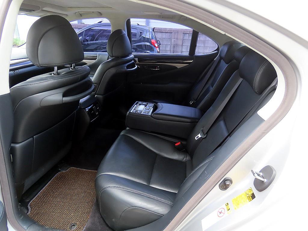 Lexus LS - Vista 6