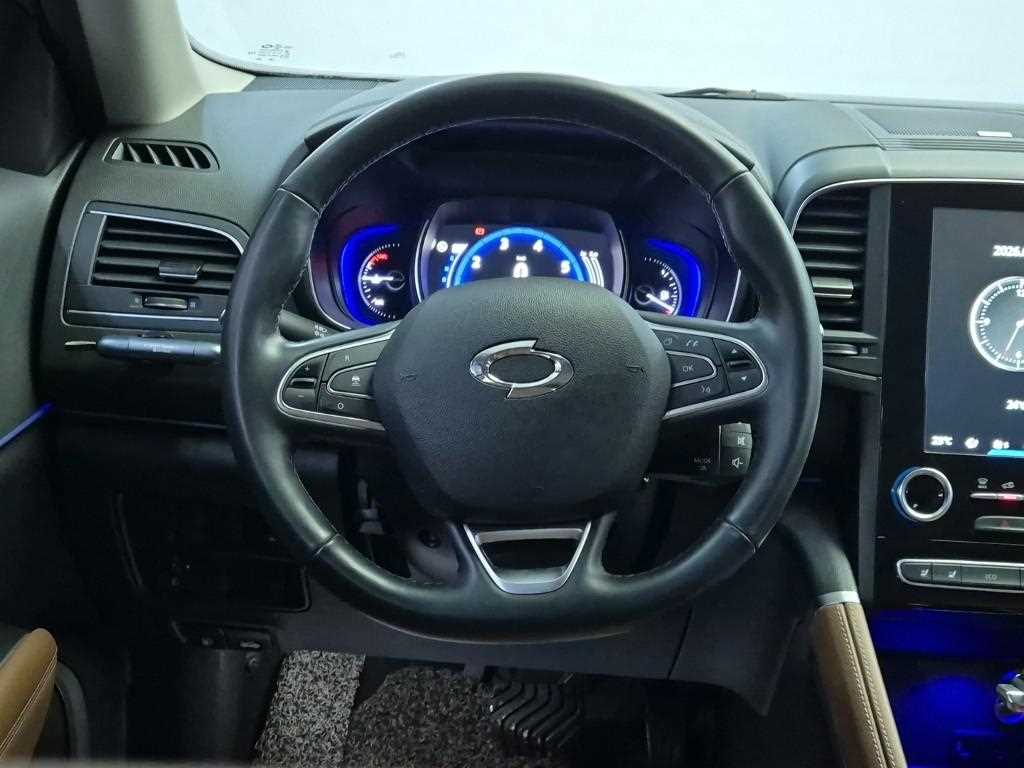 SAMSUNG QM6 - Vista 9