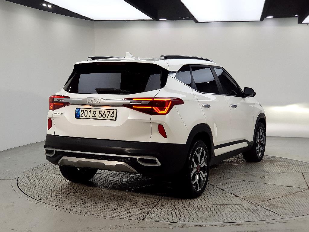 KIA Seltos - Vista 3