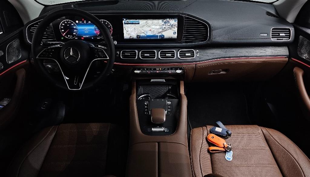 Mercedes Benz GLE Class - Vista 10