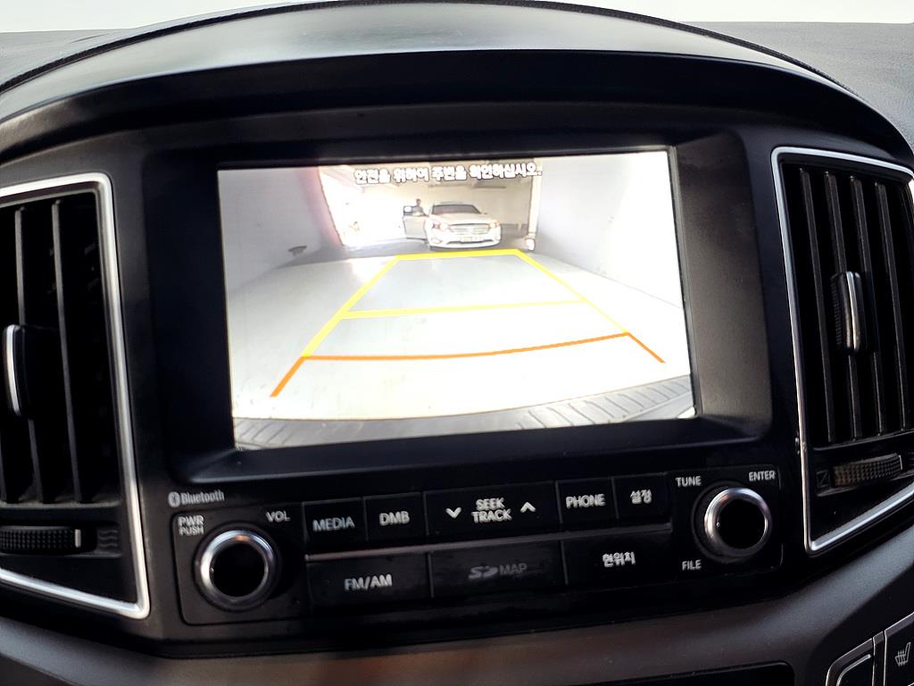 HYUNDAI Starex - Vista 12