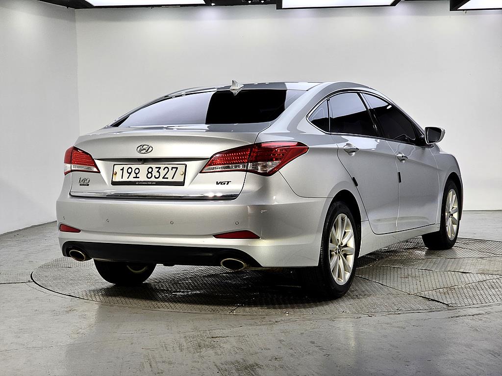 HYUNDAI i40 - Vista 4