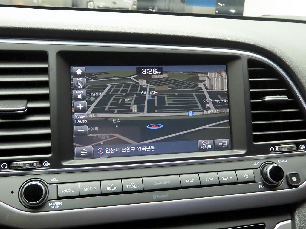 HYUNDAI Avante - Vista 8