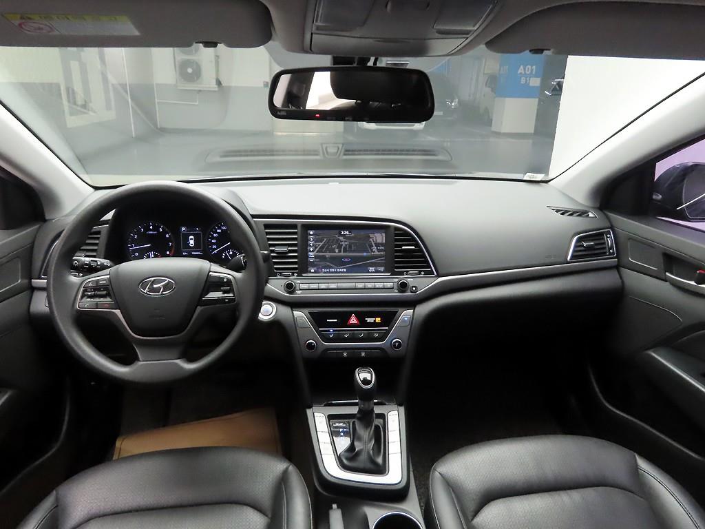 HYUNDAI Avante - Vista 6