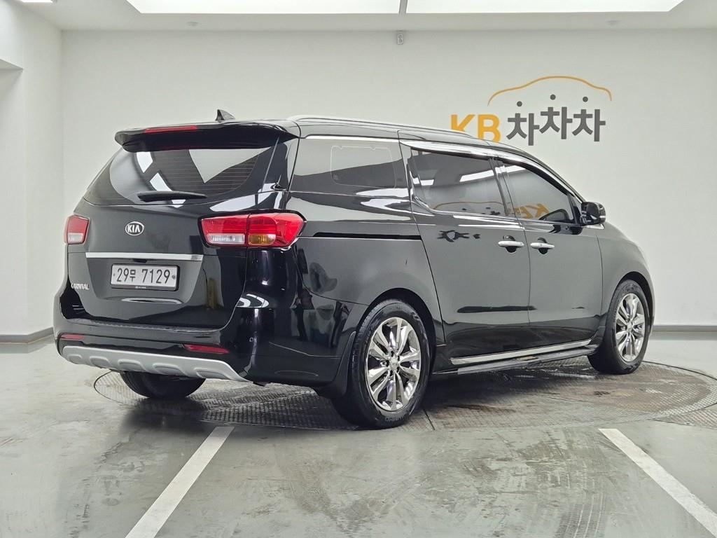 KIA Carnival - Vista 4