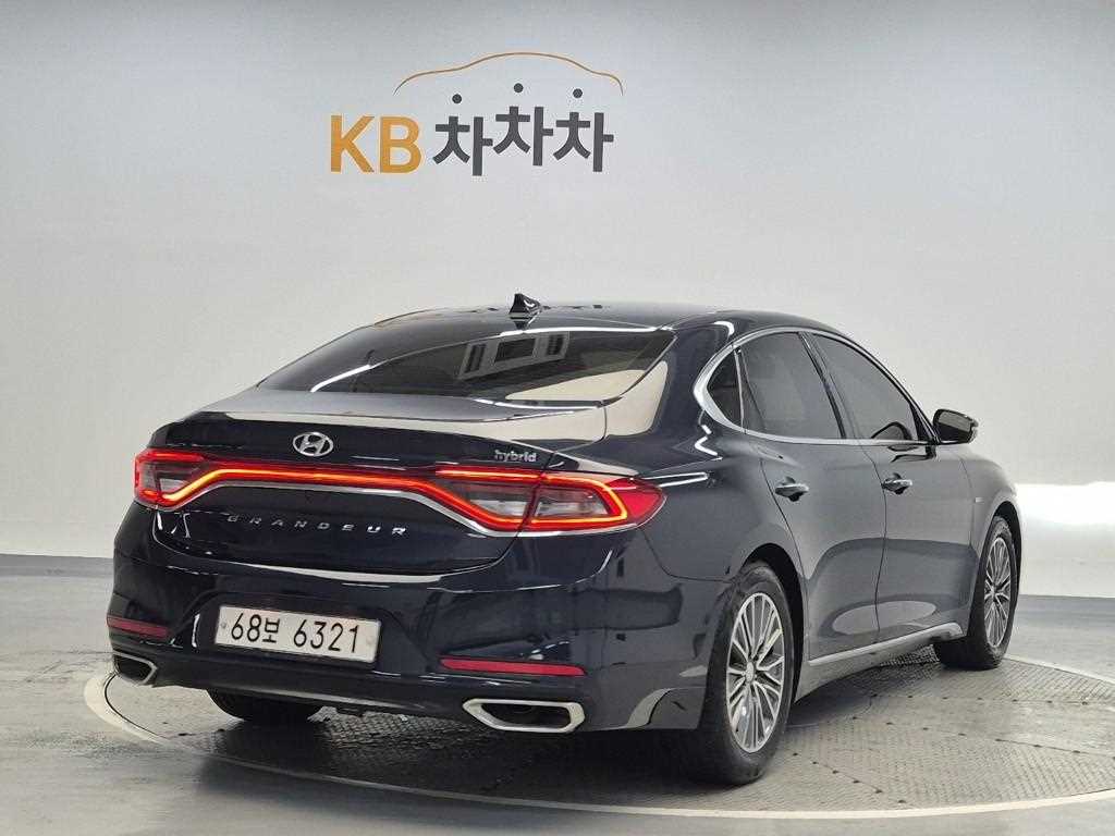 HYUNDAI Grandeur - Vista 3