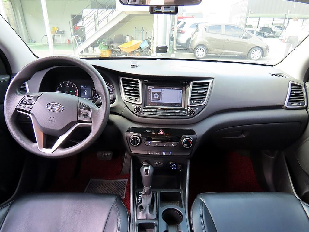 HYUNDAI Tucson - Vista 9