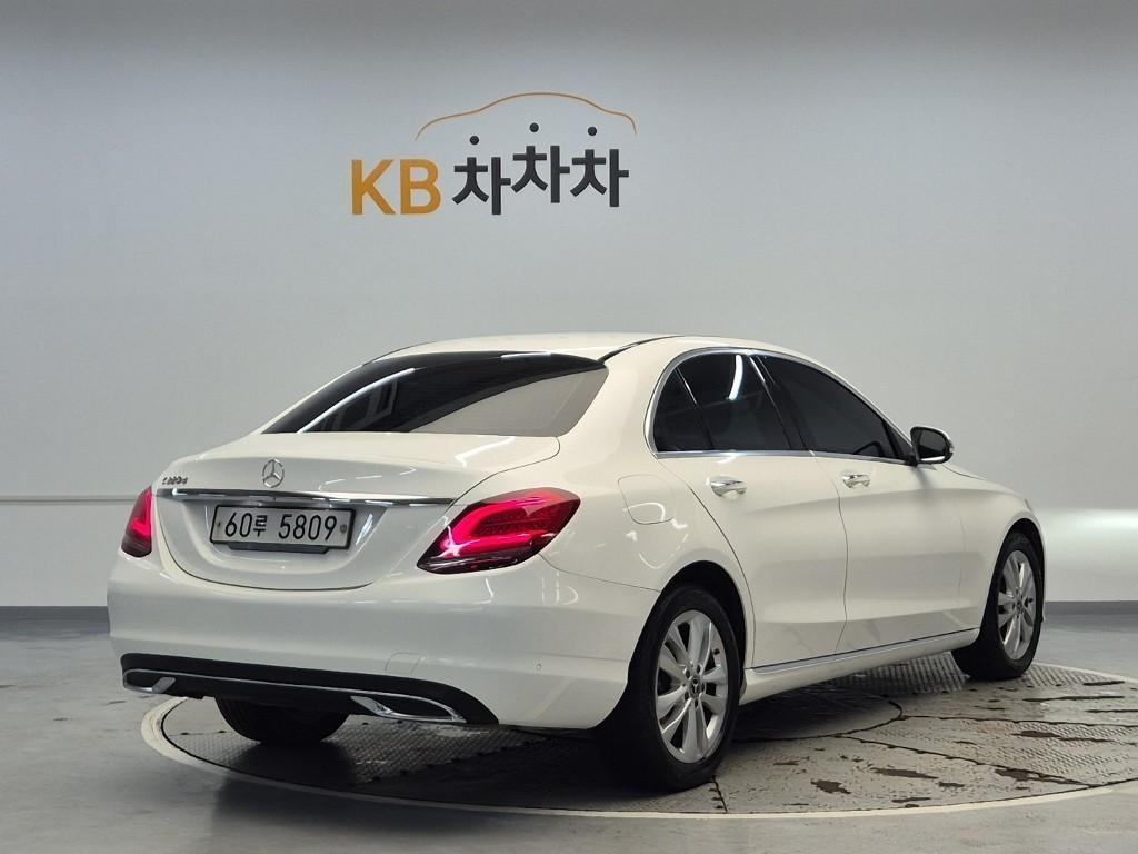 Mercedes Benz C Class - Vista 3