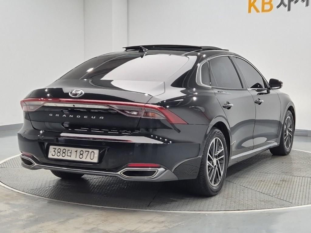 HYUNDAI Grandeur - Vista 3