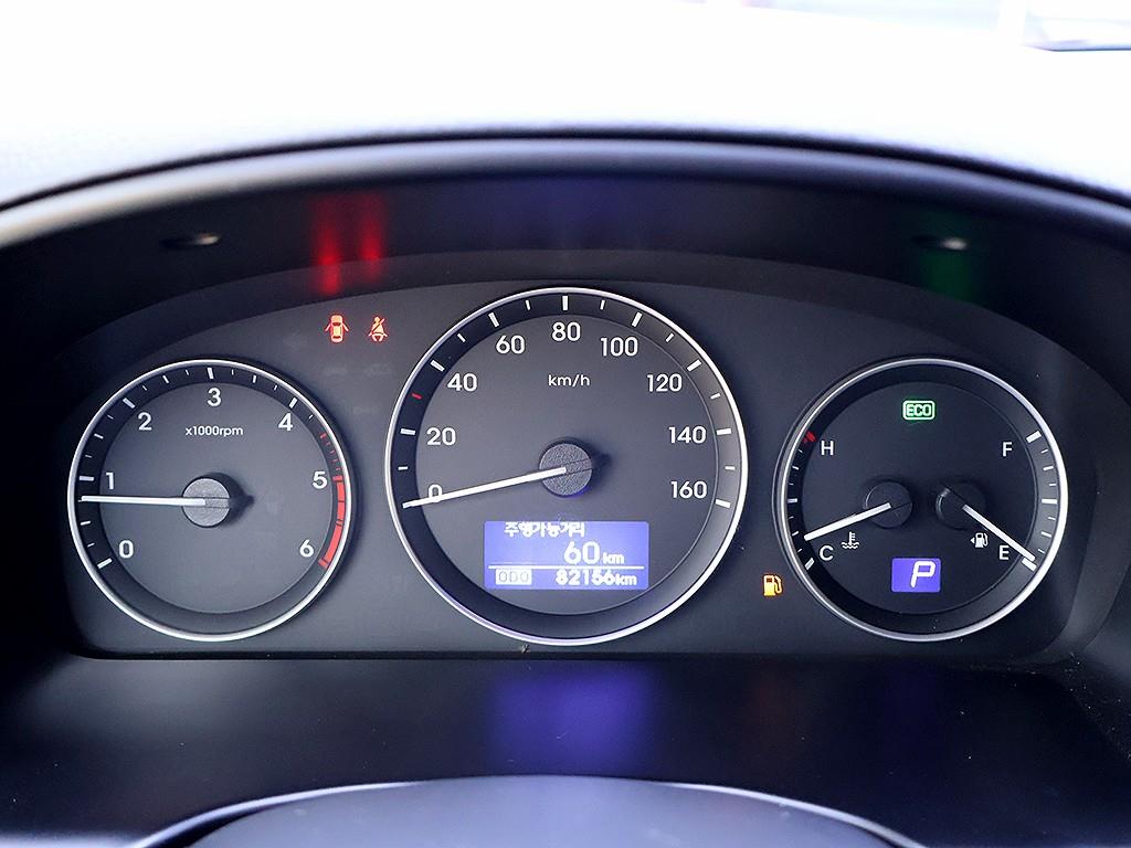 HYUNDAI Starex - Vista 11