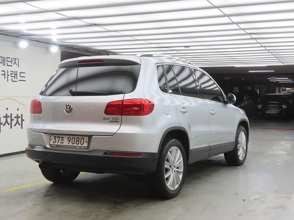 Volkswagen Tiguan - Vista 4