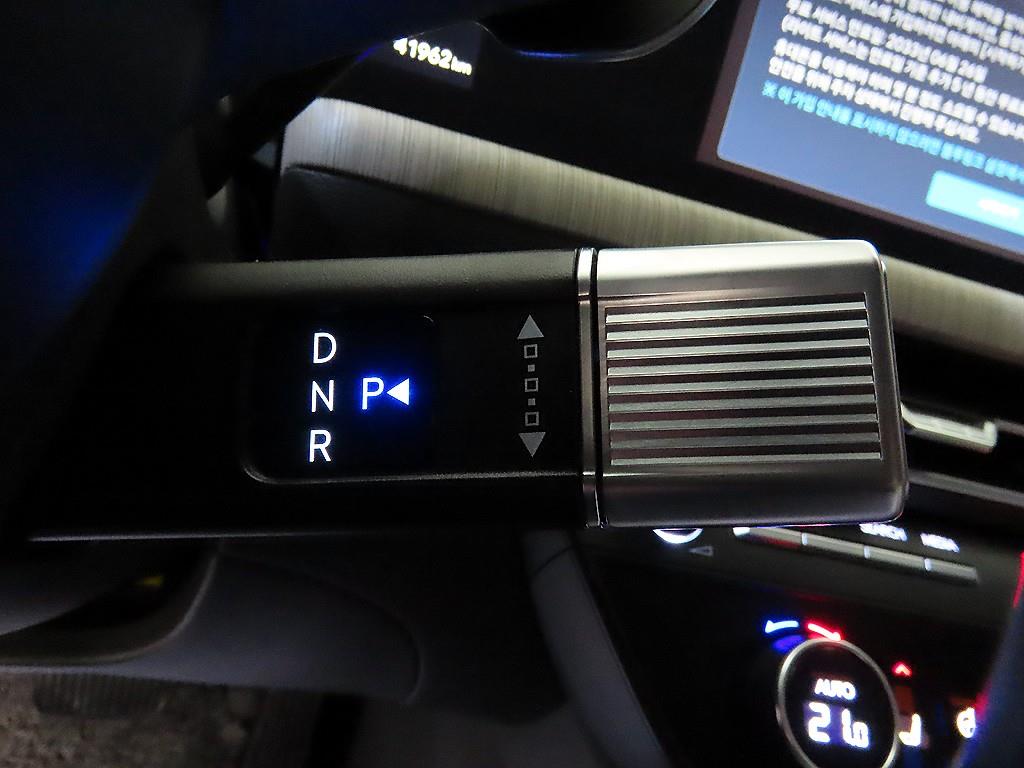 HYUNDAI Sonata - Vista 12