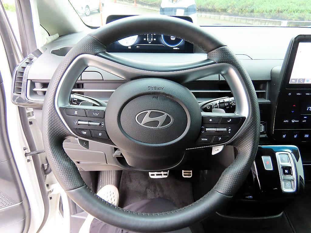 HYUNDAI Staria - Vista 8