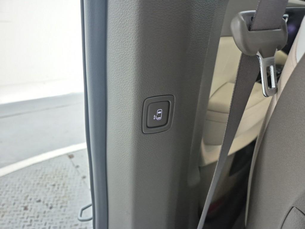 KIA Carnival - Vista 9