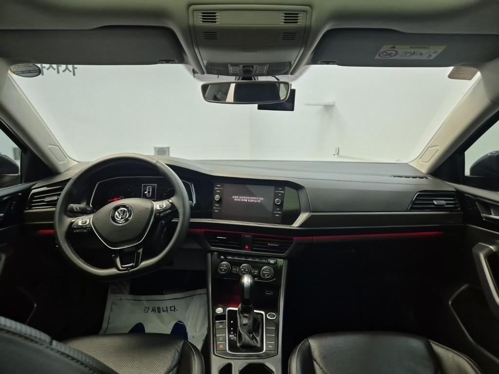 Volkswagen Jetta - Vista 12