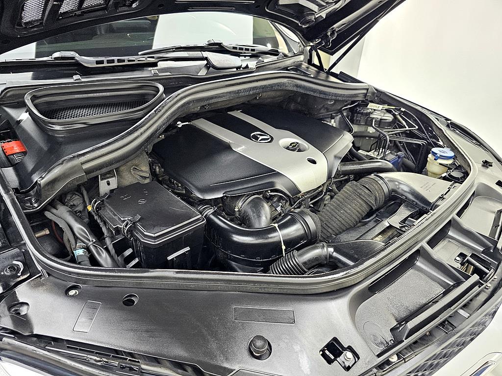 Mercedes Benz GLE Class - Vista 6