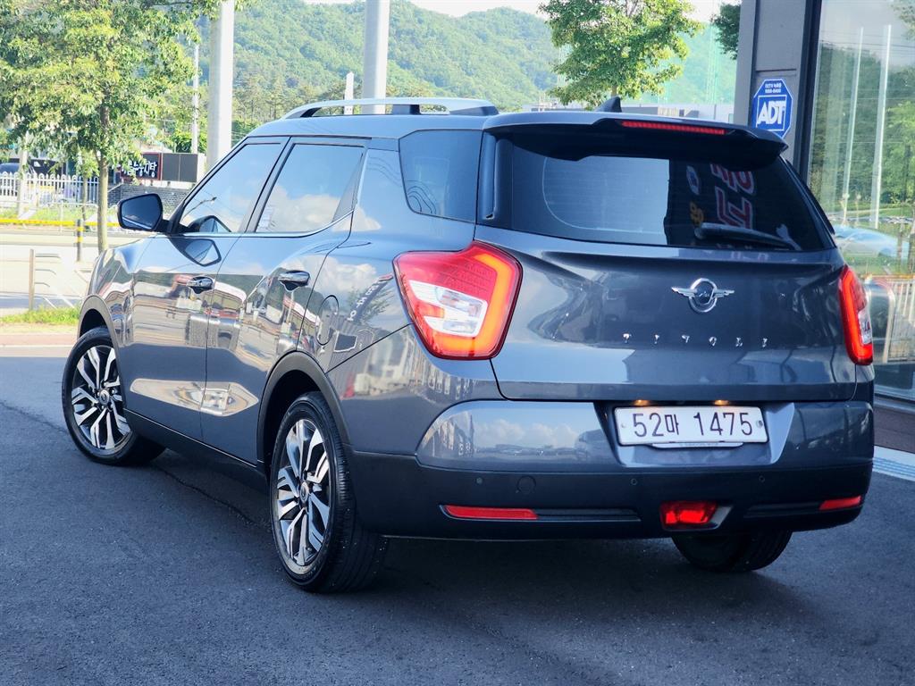 Ssangyong Tivoli - Vista 4