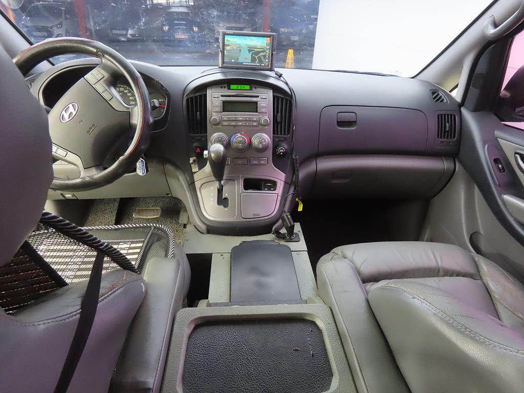 HYUNDAI Starex - Vista 8