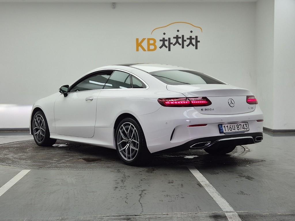 Mercedes Benz E class - Vista 3