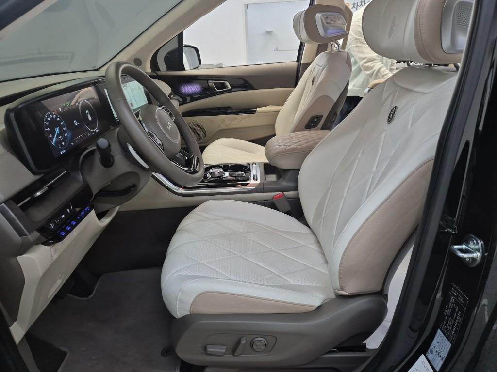 KIA Carnival - Vista 11