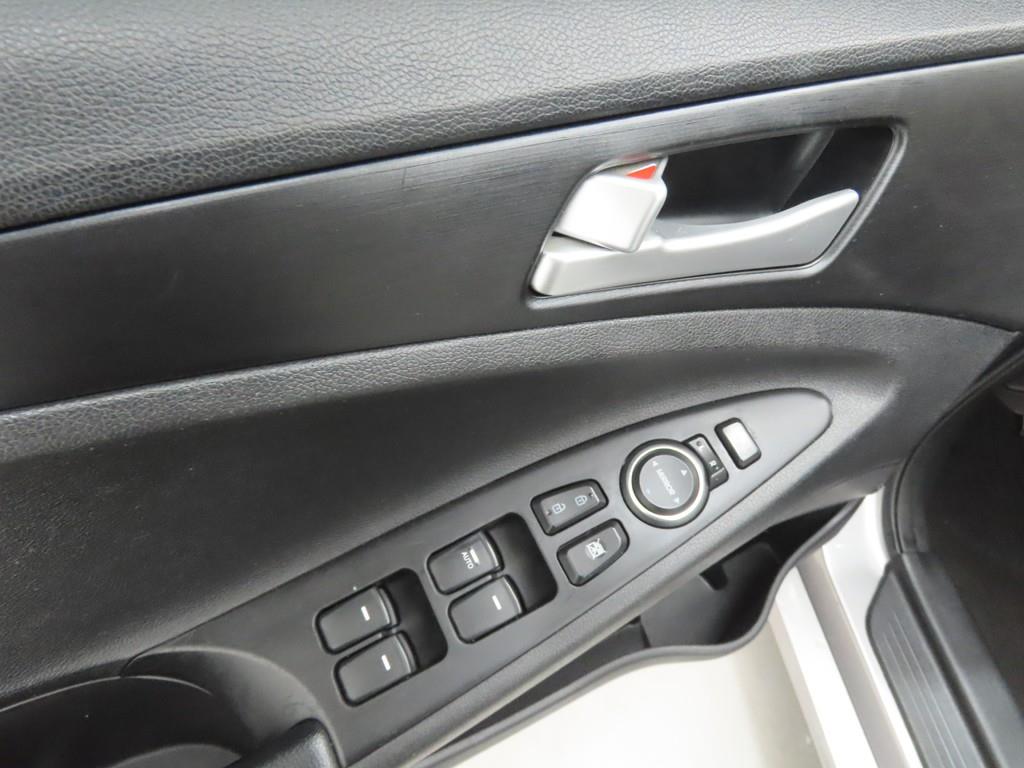 HYUNDAI Sonata - Vista 9