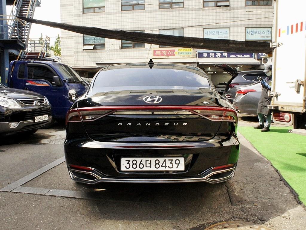 HYUNDAI Grandeur - Vista 5