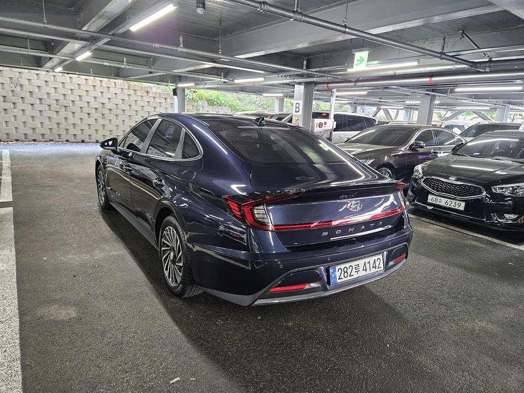HYUNDAI Sonata - Vista 4