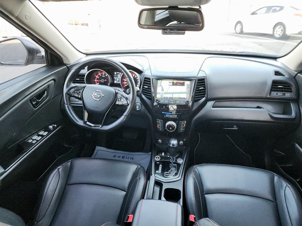 Ssangyong Tivoli - Vista 9