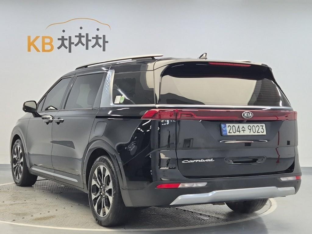 KIA Carnival - Vista 2