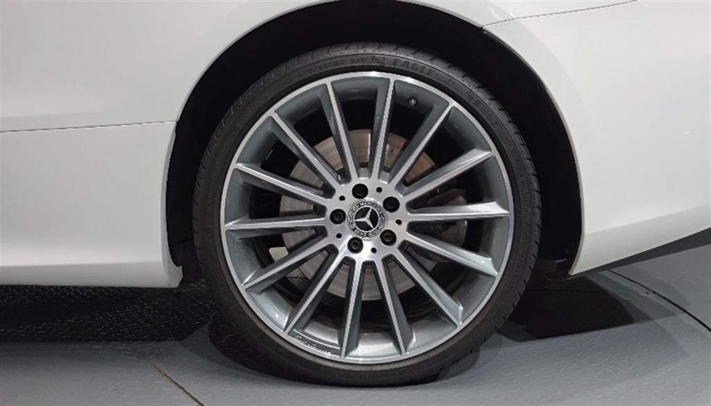 Mercedes Benz E class - Vista 6