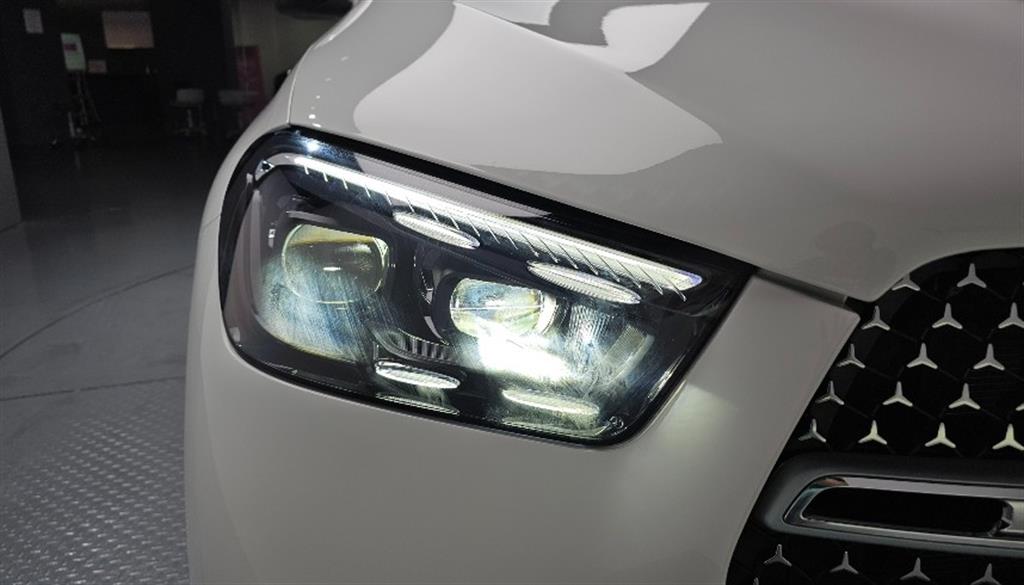 Mercedes Benz GLE Class - Vista 7