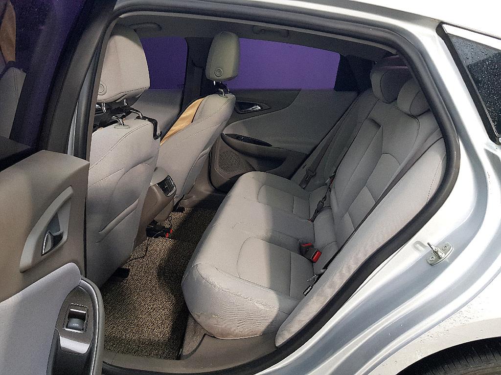 Chevrolet Malibu - Vista 8