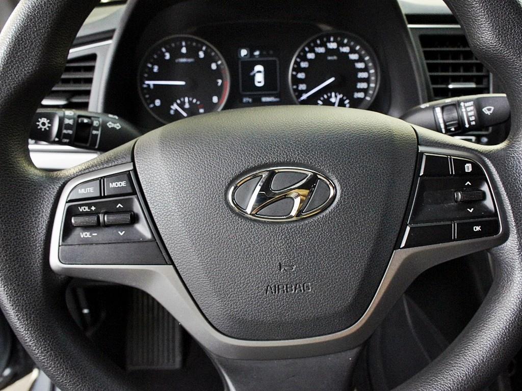 HYUNDAI Avante 2017 Gris - Importación desde Corea - HF Imports Iquique - Foto 8