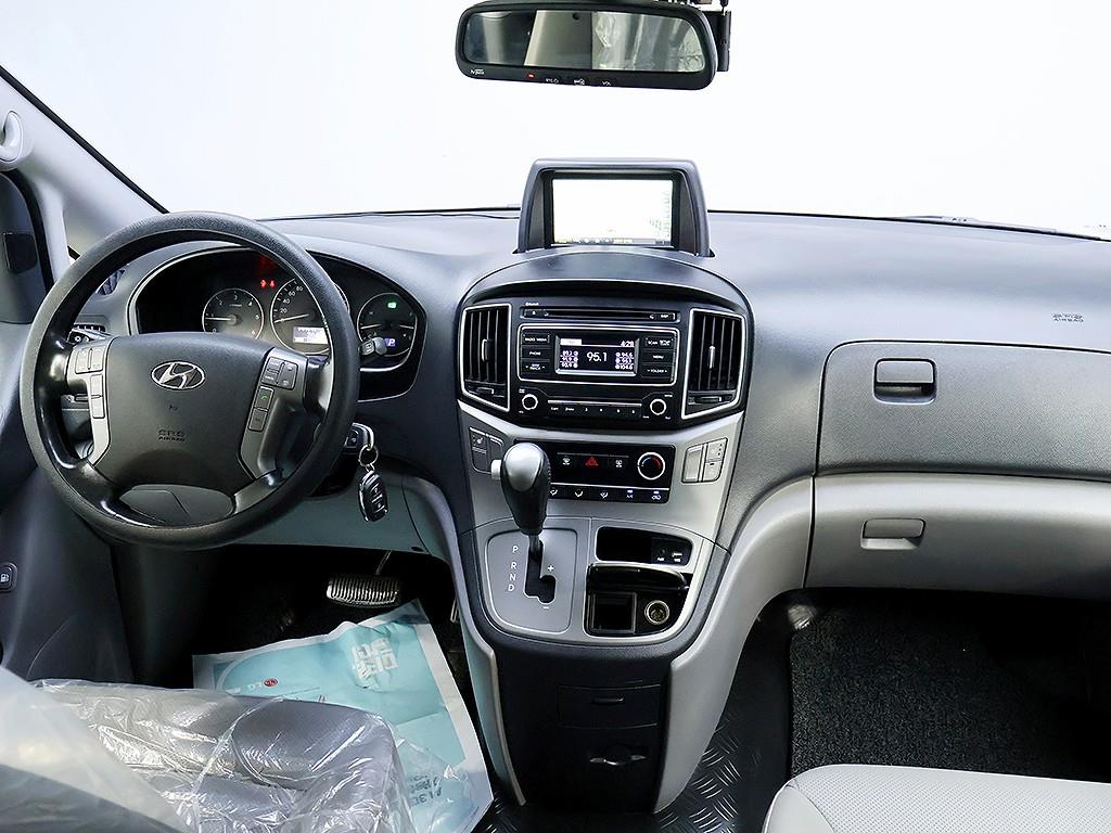 HYUNDAI Starex - Vista 9