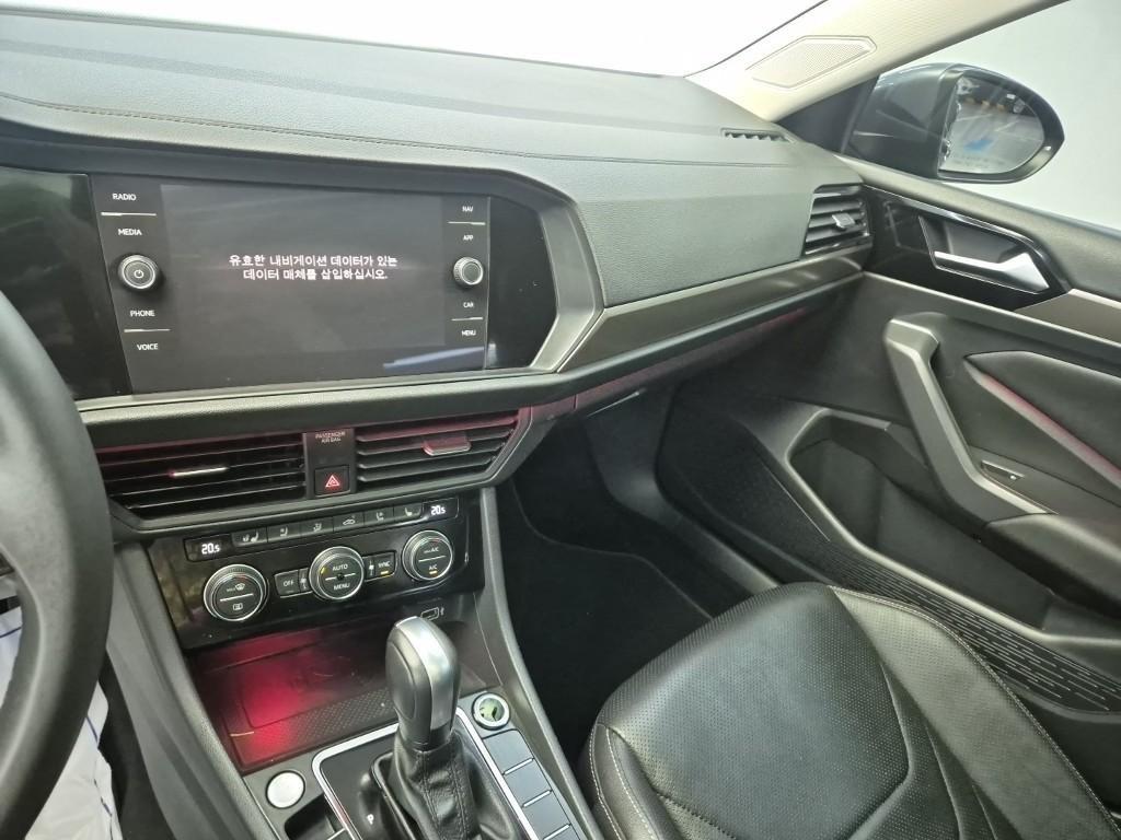 Volkswagen Jetta - Vista 9