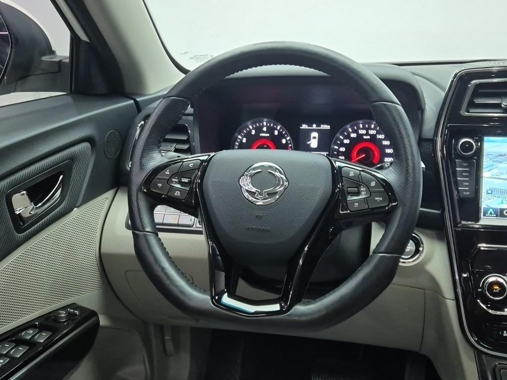 Ssangyong Tivoli - Vista 9