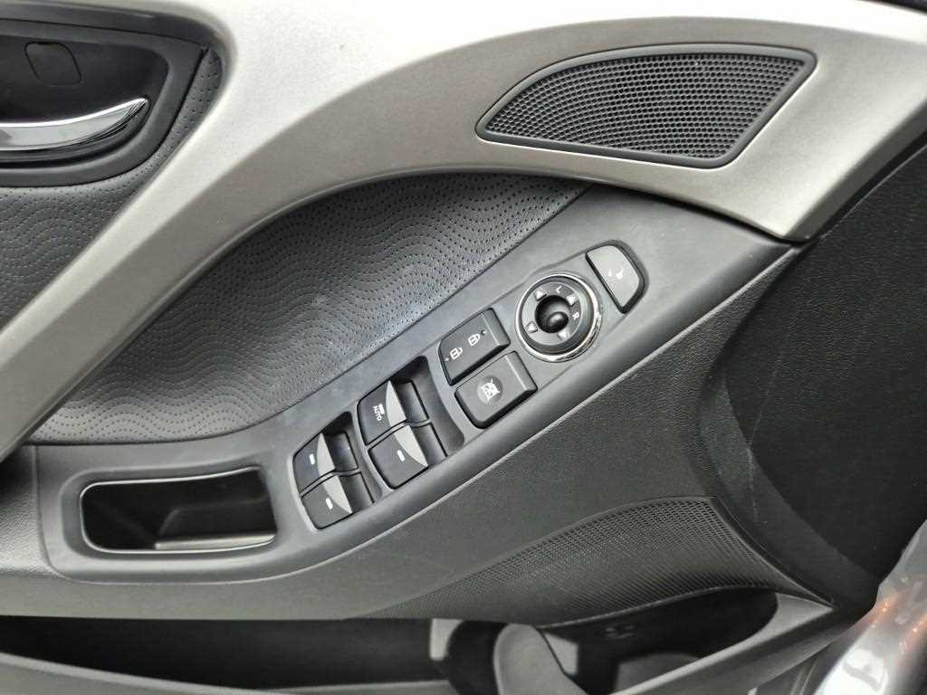 HYUNDAI Avante 2014 Gris - Importación desde Corea - HF Imports Iquique - Foto 18
