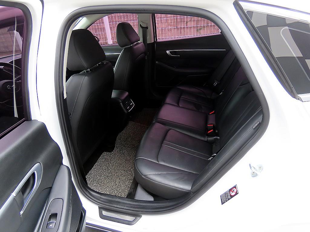 HYUNDAI Sonata - Vista 6