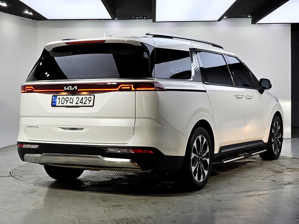 KIA Carnival - Vista 4