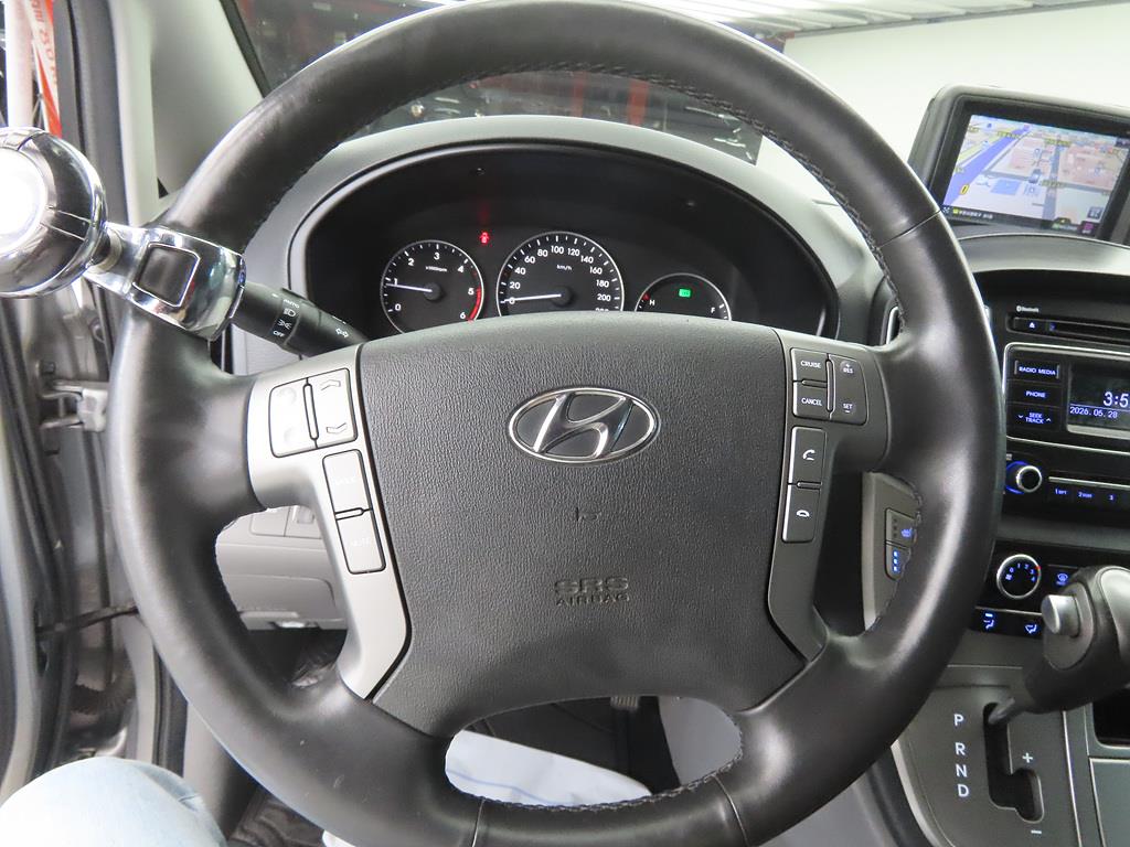 HYUNDAI Starex - Vista 8