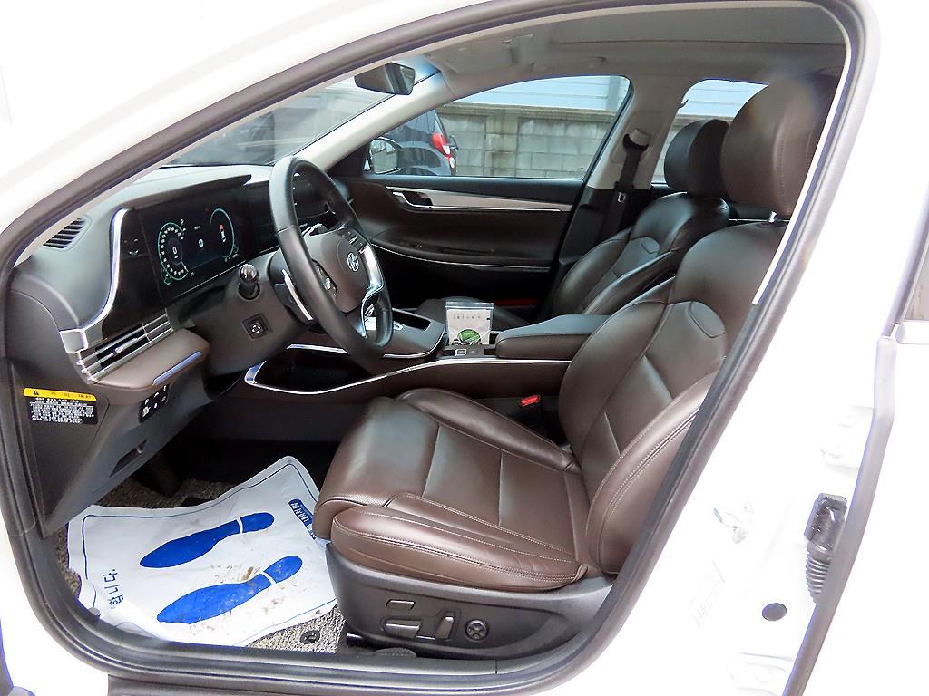 HYUNDAI Grandeur - Vista 5
