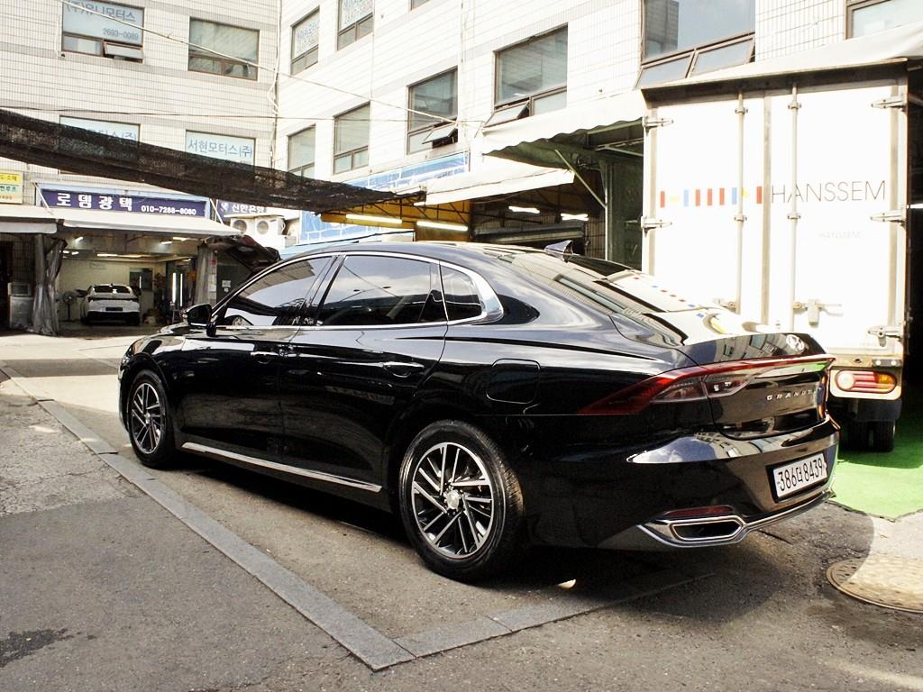 HYUNDAI Grandeur - Vista 7