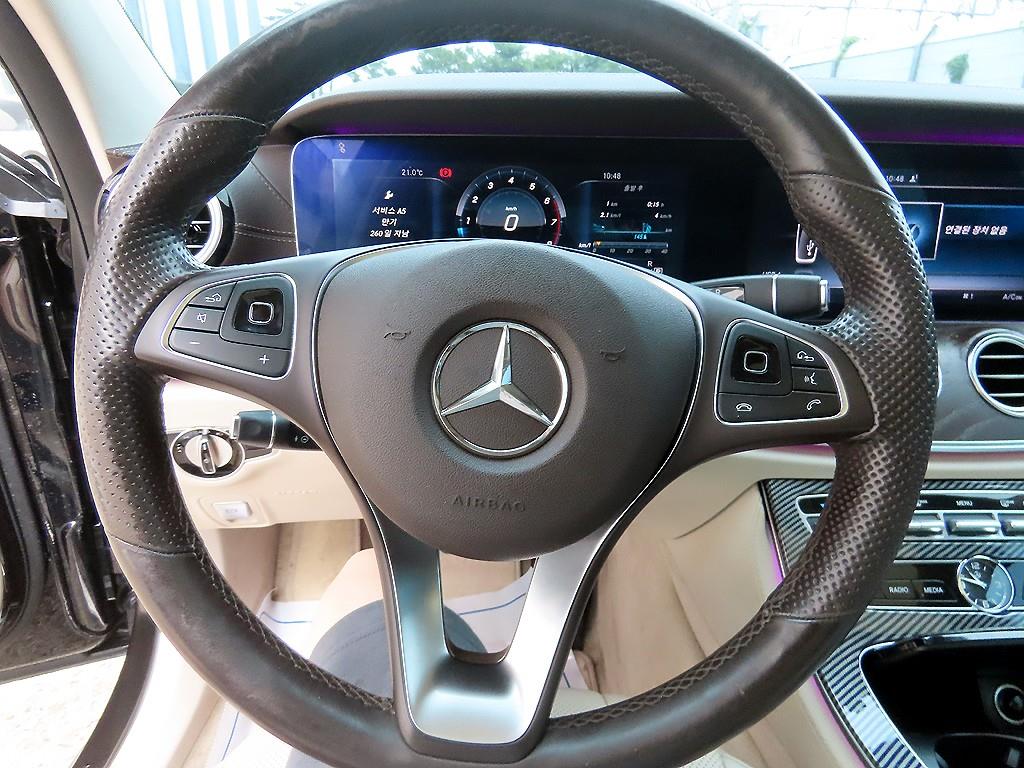 Mercedes Benz E class - Vista 8