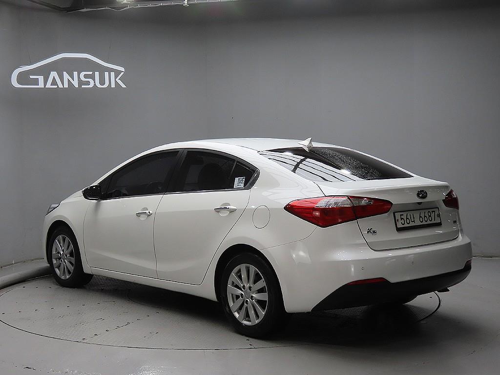 KIA K3 - Vista 5