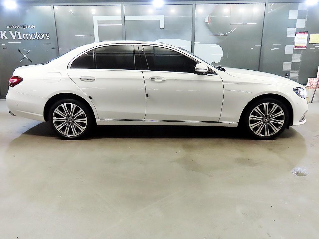 Mercedes Benz E class - Vista 3