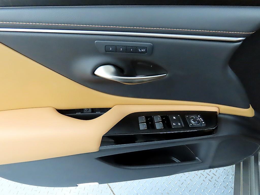Lexus ES - Vista 11