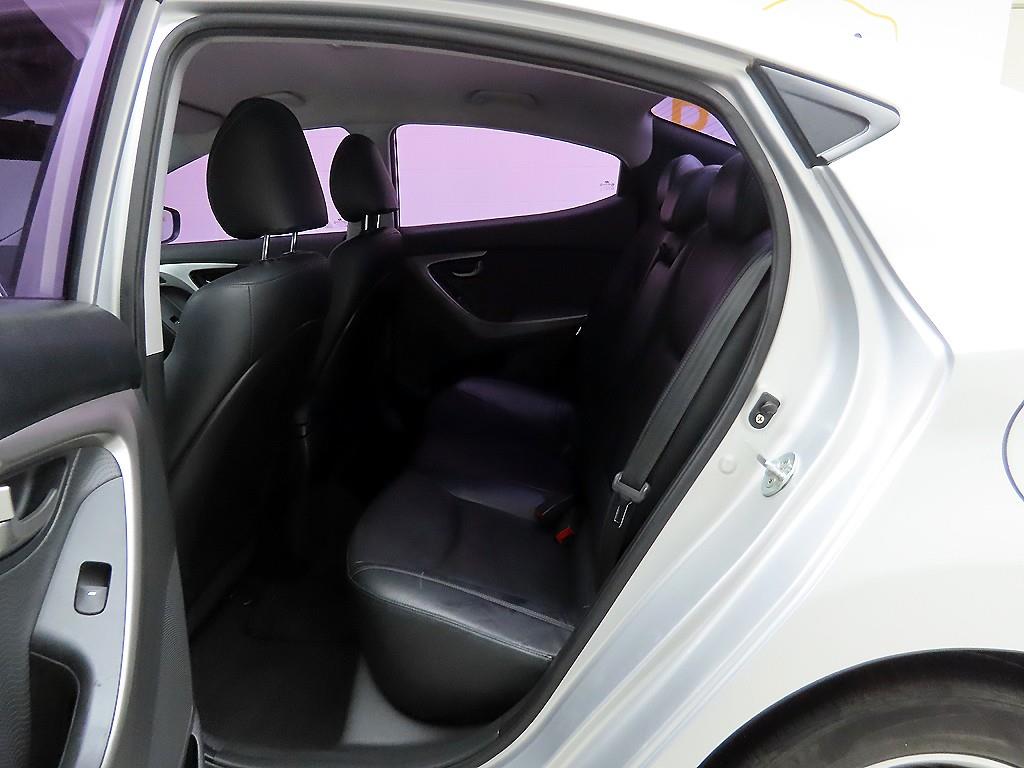 HYUNDAI Avante 2012 Plateado - Importación desde Corea - HF Imports Iquique - Foto 14